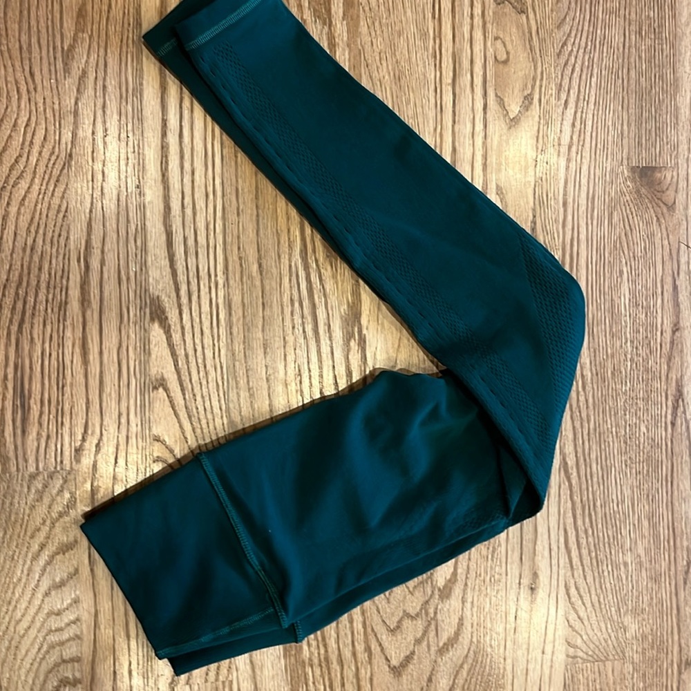 Athleta leggings. I think XXS. Hunter green. Perfect condition